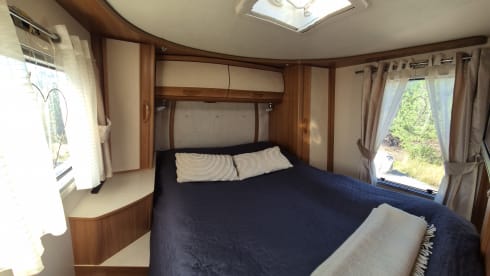 Lexi – Very nice and luxurious complete large camper