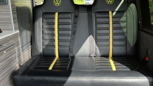Sunny – Noleggio camper di lusso VW. Con sede a Glasgow, Scozia. 