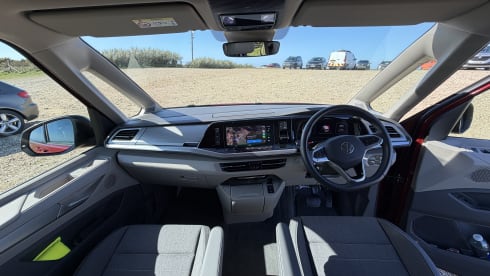  Betty – Volkswagen California Ocean EHybrid 2025 met 4 slaapplaatsen