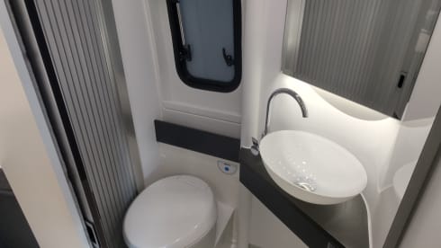 Adriaan – Adria Twin