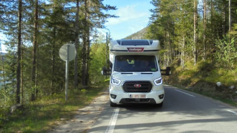 4p Challenger semi-integrated uit 2021