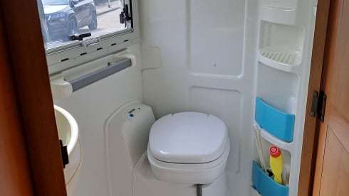 4p Chausson semi-integrated uit 1999
