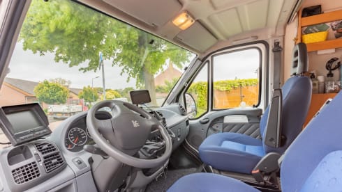 2p Peugeot campervan from 2003