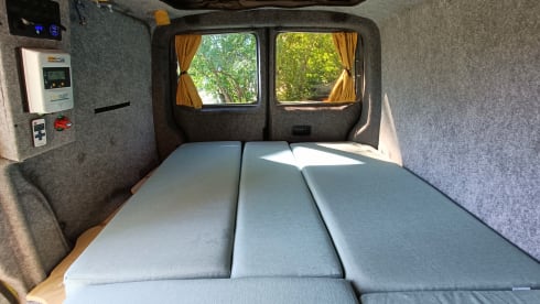 Fresh Volkswagen T5 (self-sufficient)