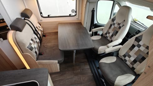 Sunlight-Wohnmobil mit 2 Schlafplätzen ab Baujahr 2020