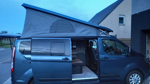 César – 4p Ford campervan from 2024