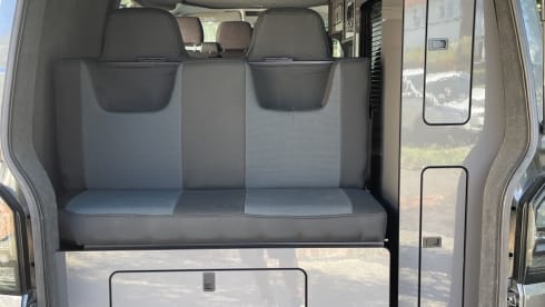 Grey Wolf – 4 berth VW T6 Converted 2016 Camper 