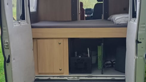 Avanti La Strada – Luxury Bus Camper | 4 sitting/3 sleeping | Kitchen/Toilet/Motorcycle air conditioning/Bicycle carrier
