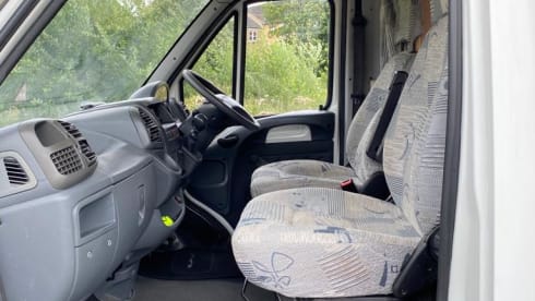 Elenor – Elenor, Ducato Clipper, 6 berth 6 belt on a normal car licence