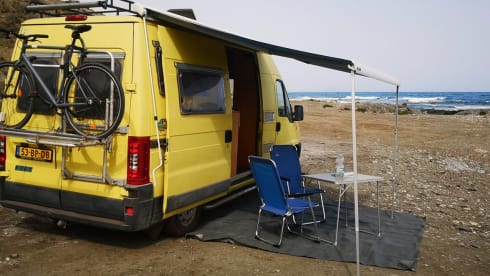 Cozy and convenient bus to travel through Europe