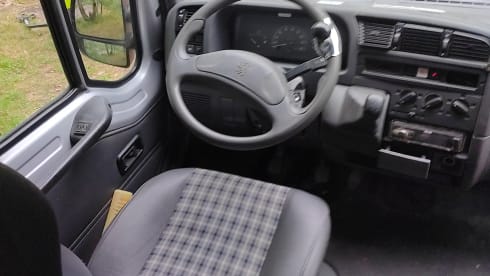 2p Peugeot campervan uit 1998