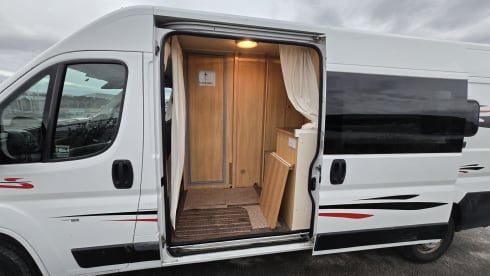 Boxer – 2 berth Peugeot Boxer campervan 