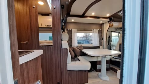 5p Benimar semi-integrated uit 2019