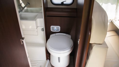 Beautiful stylish camper for 2+2 people