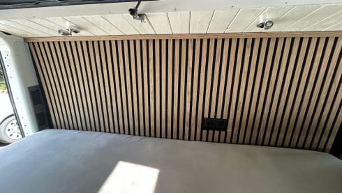 2p Renault campervan uit 2011