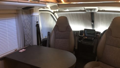 Exceptional 4 berth pop top family campervan from Malibu
