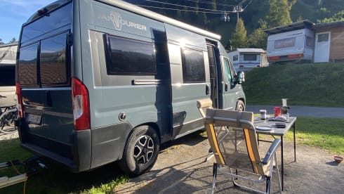 2p Knaus Vantourer bus from 2022 with spacious garage
