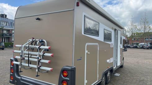 FrisWit – Spacious, bright, comfortable and renovated 6p alcove