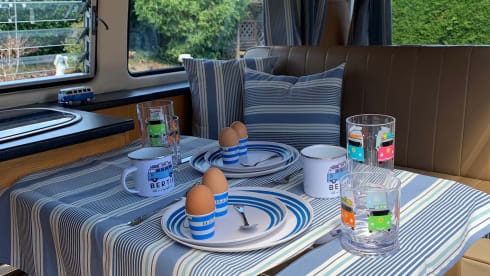Bertie – Hire Bertie, our 1973 Volkswagen T2 Baywindow Campervan!
