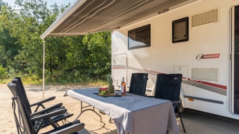 Challenger! – Spacious, modern and luxurious camper with 4 fixed sleeping places - XL garage