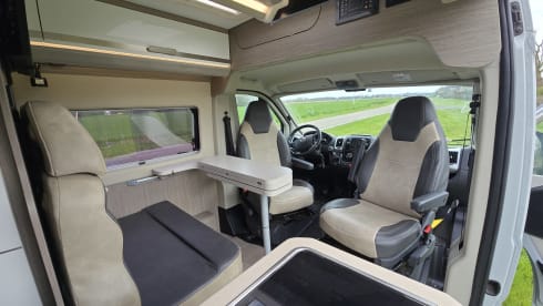 The nardo grey lander  – Autobus Carado 2p del 2019