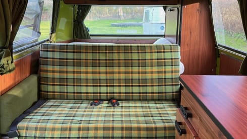 Joyo – 4p Volkswagen campervan from 1976