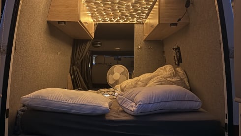 2p Volkswagen bus uit 2005