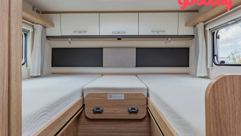 11/20 – 2 berth motorhome with single beds - Automatic