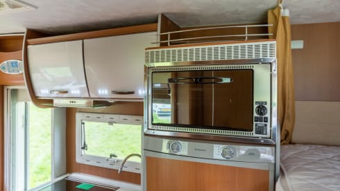 Available again for the summer. Relax with a luxury 4-6 person camper on your trip