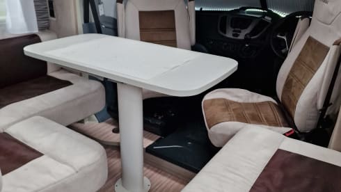 4 berth ford benimar fully loaded motorhome 
