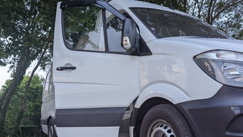 Nelly  – 3-berth Off-Grid 2015 Mercedes Sprinter Adventure Home!