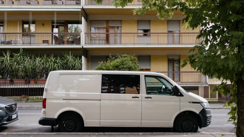 kampr – Converted Volkswagen campervan from 2021 (2p + child)