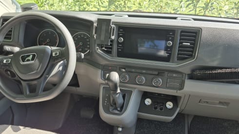 Luxury and Comfort for 2 people: KNAUS VAN TI PLUS 650 MEG AUTOMATIC