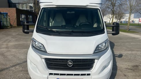 Familie camper – 4p Fiat semi-integrated uit 2019