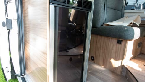 Hymer Ayers Rock 2022 with sleeping roof for 2 or 4 people
