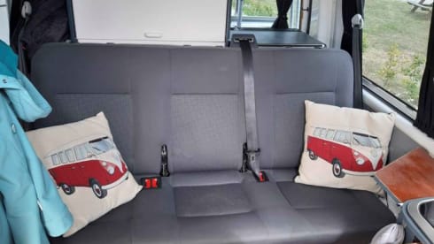 Buurman&Buurman – Camper VW T5 con tendalino e posto letto in piano