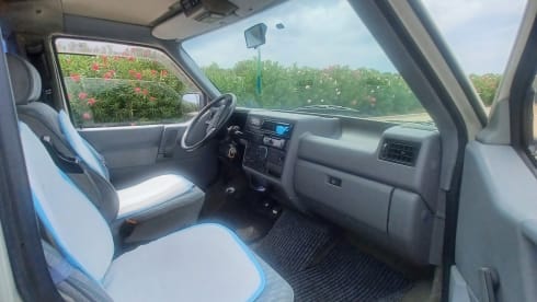 Calì  – Salento in a T4 California Coach van