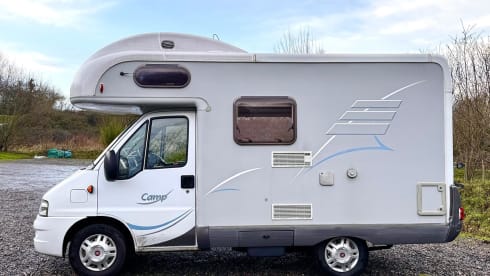 Hugo – Fiat campervan met 4 slaapplaatsen uit 2003