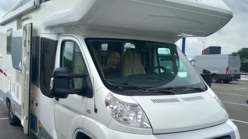 ELNA – Hymer a 5 posti integrato dal 2013