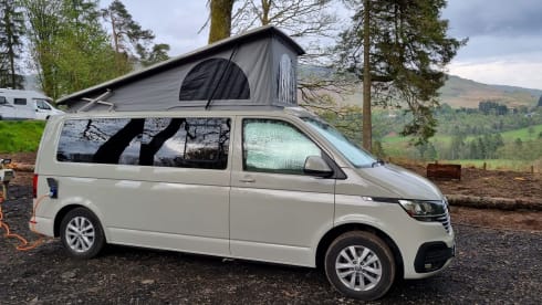 Bobella – 2021 - Luxury - Volkswagen LWB Automatic Camper-Van 