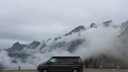 Olli – 2024 Conversion - 4 berth VW campervan from 2017 - equipment included!