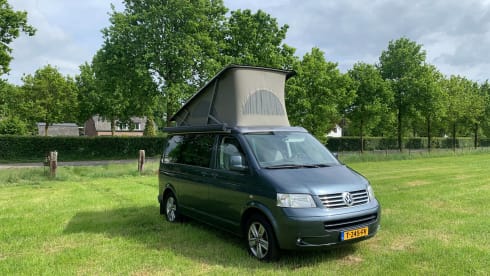 Roger – 4p Volkswagen campervan uit 2008