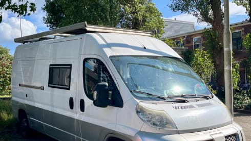 Dino – 2-person Peugeot bus from 2014