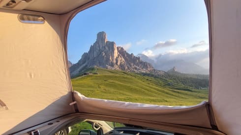 Adventure_van_rent – VW California T6.1 Beach