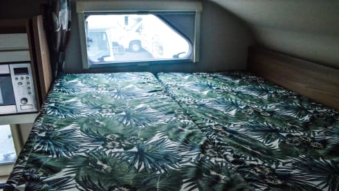 Fiat Ducato - Swift Escape 686 (6 Schlafplätze, Lounge in U-Form)