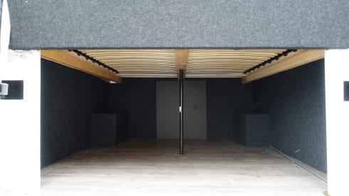 De Crafter – 2p Volkswagen bus from 2010