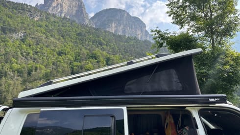Max – 5p Volkswagen campervan uit 2017