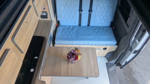 Colin – VW campervan, pop-top 4 berth