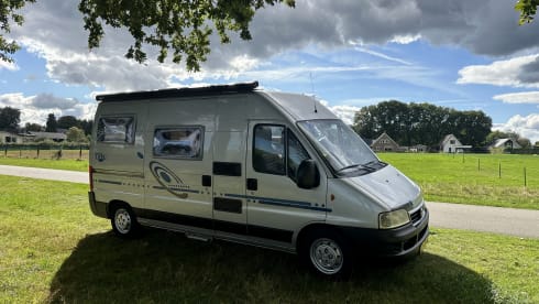 Zwervertje – 2p Adria Mobil bus from 2005