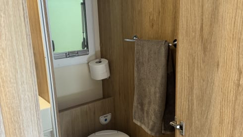 LEIA – Luxury 4 Berth Motorhome - Dog Friendly 